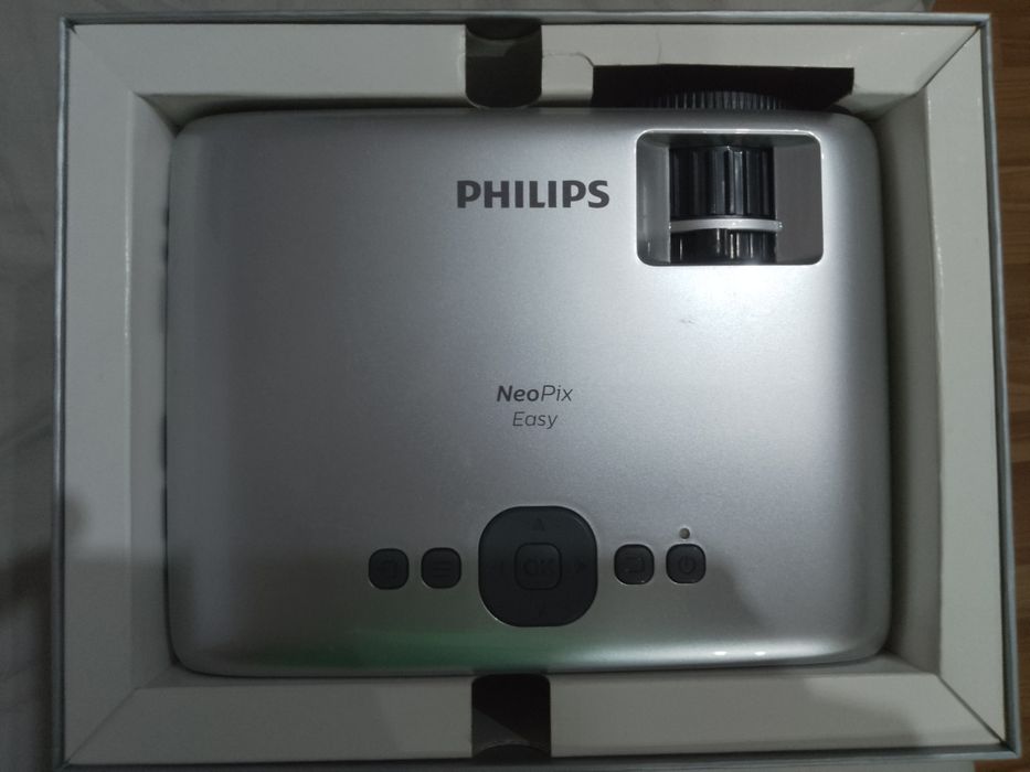 Proiector Philips neopix easy