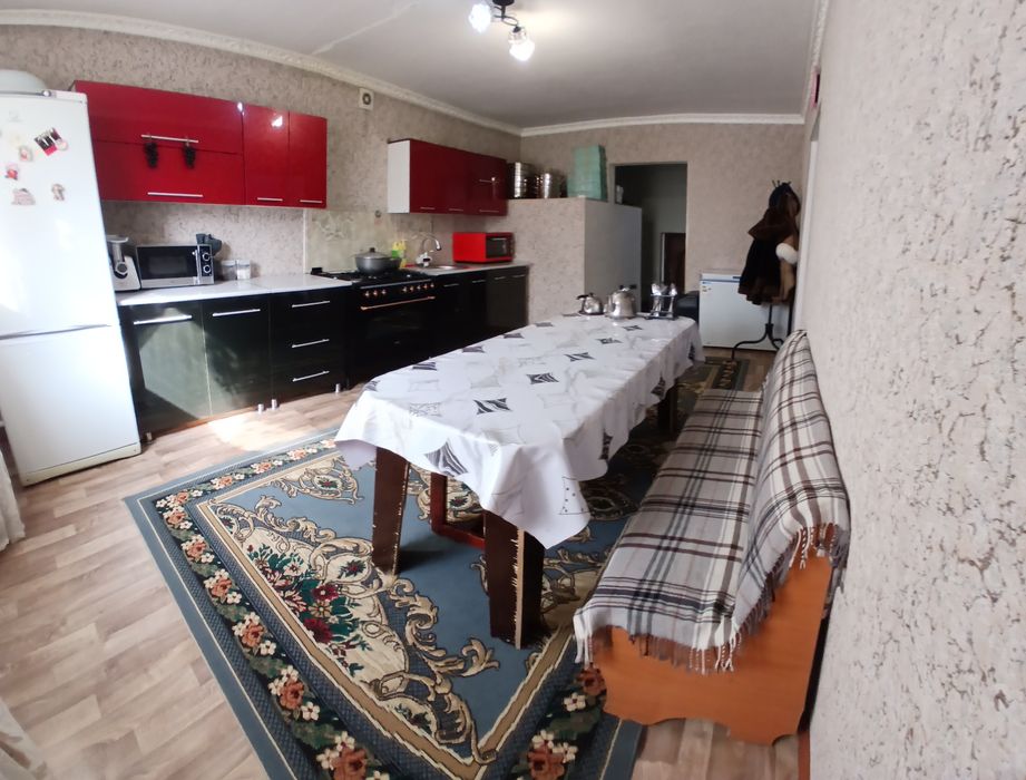 Продам дом + две времянки