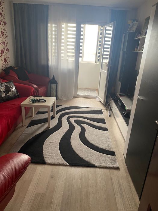 Apartament cu 3 camere decomadat