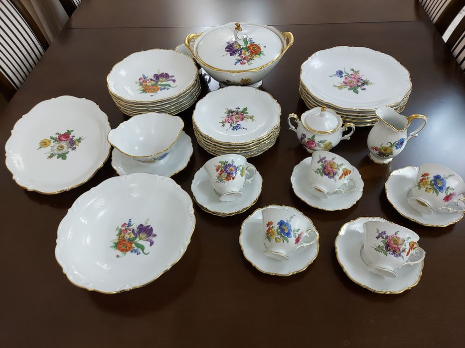 Продам антикварный сервиз Германия Хутченройтер