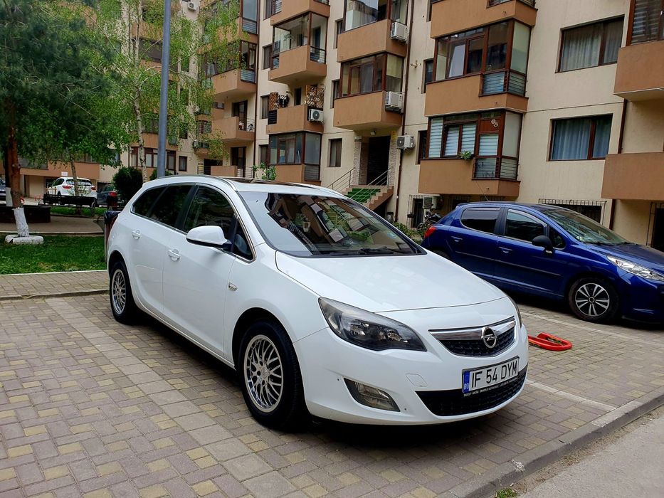OPEL Astra 2013