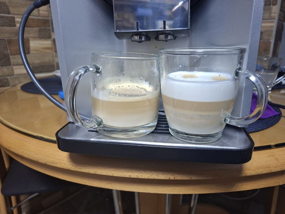 Aparat cafe siemens eq500 si saeco incanto deluxe