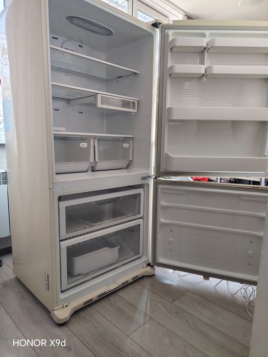 Холодильник LG продам