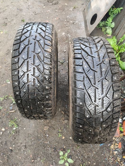 Резина зимняя 205/65r15 пара колеса диски на Опель в хорошем состоянии