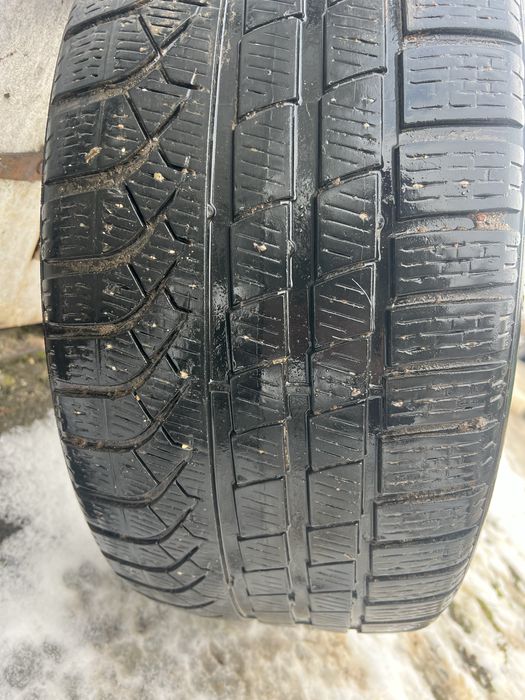 245/40/18 Зимни гуми 2броя