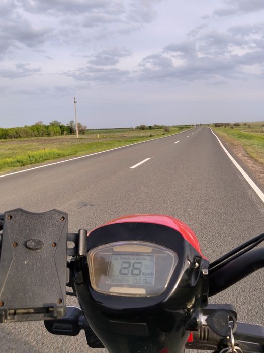 Продам электронной скутер леопард