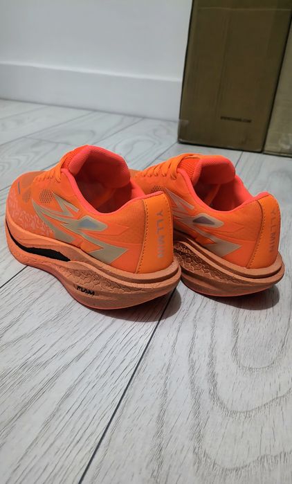 Flam [Carbon] Vibrant Orange