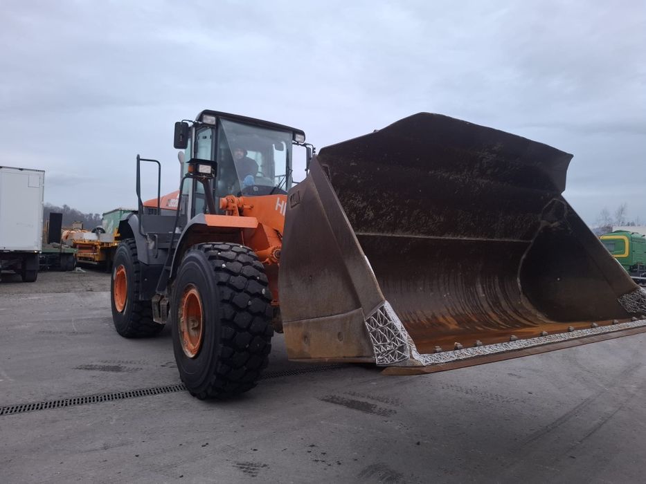 Inchiriez incarcator frontal (VOLA) 22 TONE