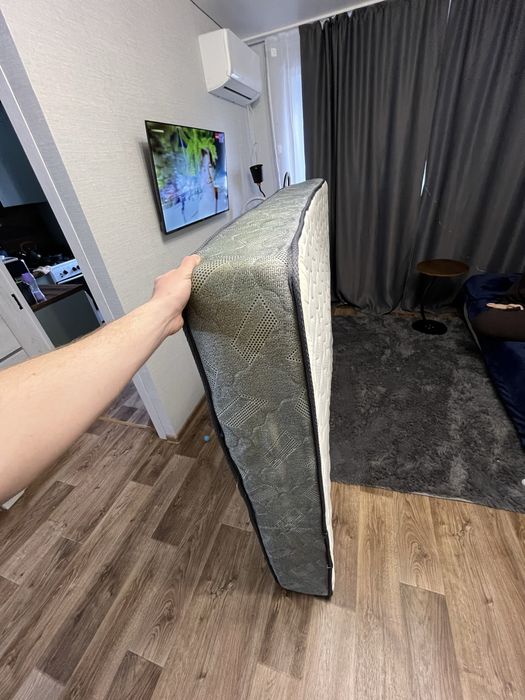 Продам матрас 140х200
