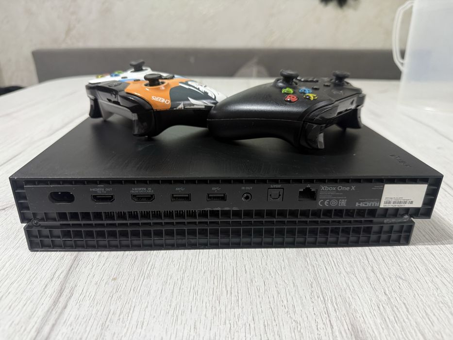 Продам Xbox One S 512 Gb