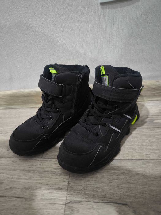 Обувь на мальчика размер 30-35