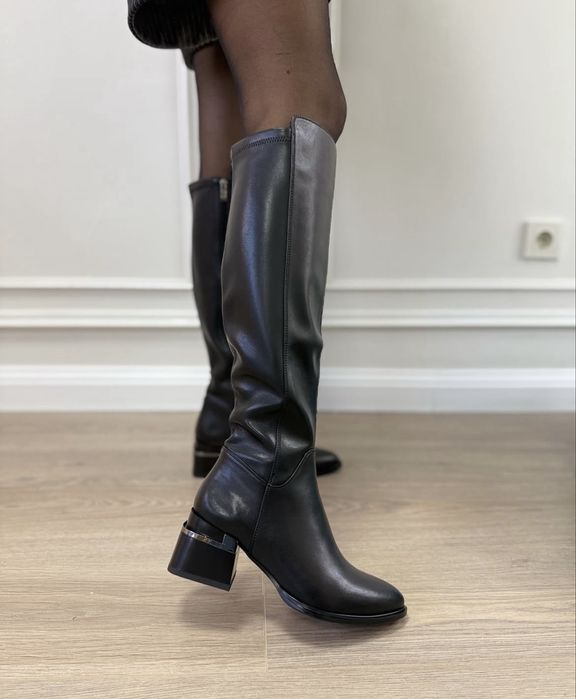 Новые осенние сапожки кожанные