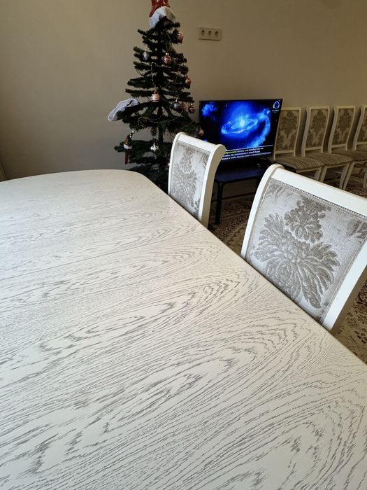 Стол со стульями