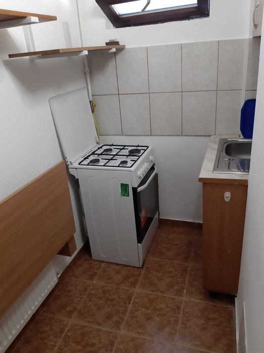 Închiriez apartament