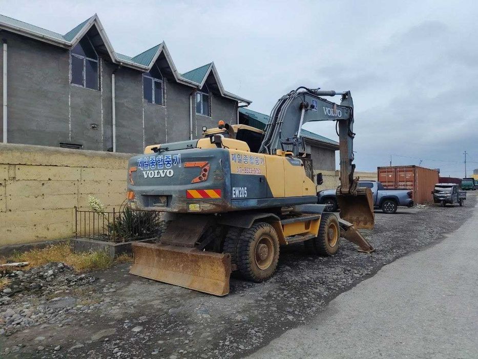 Эксковатор Volvo  205