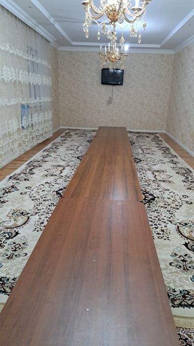 продаём низкий стол,жер стол
