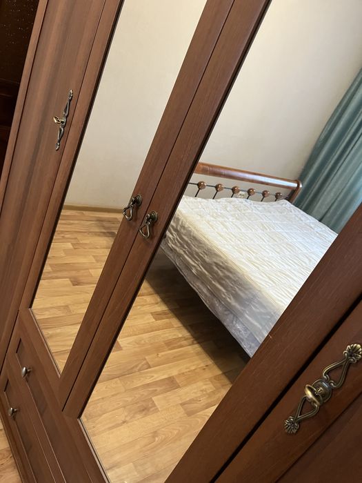 Шкаф платянной четырехстворчатый
