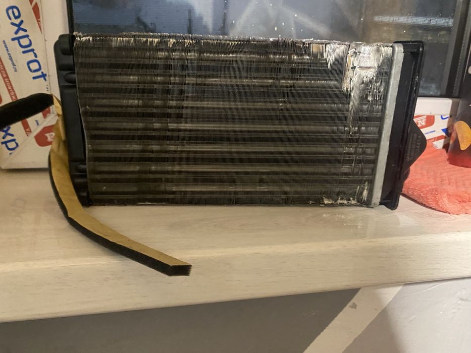 Подам радиатор печки на пежо 307