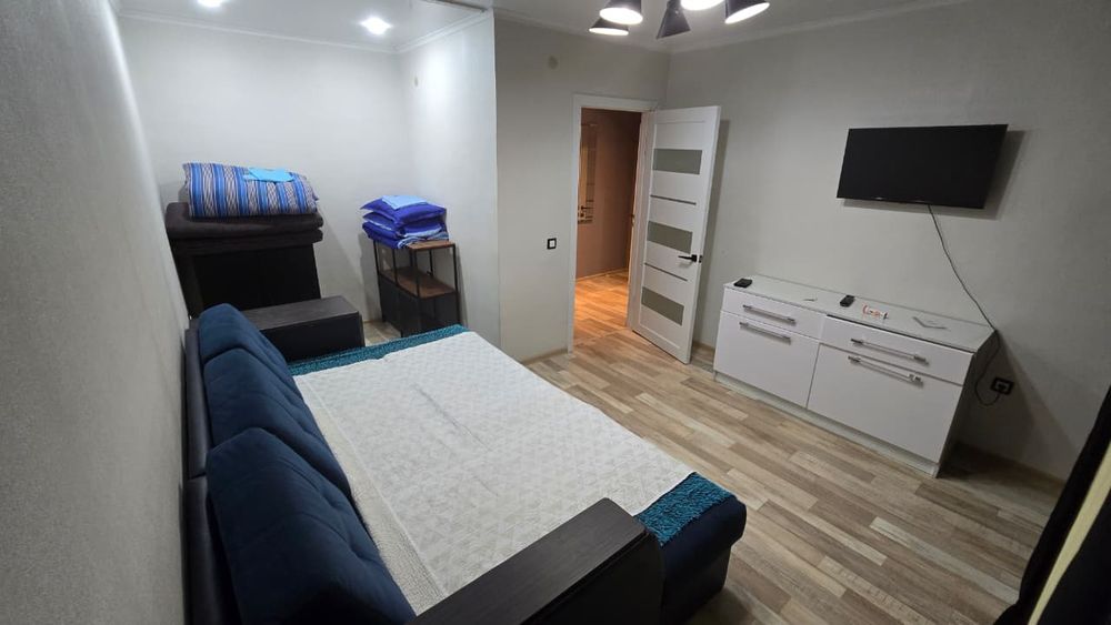 Посуточно 1 комнатная квартира МКР 78