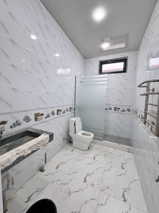 Янги қурилган 2 қаватли, 3 хонали уй сотилади