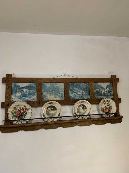 Cuier cu suport de farfuri