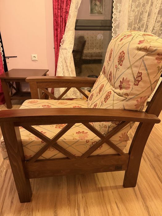 Комплект руски  мебели от масивно дърво – 2 дивана, кресло и шкаф