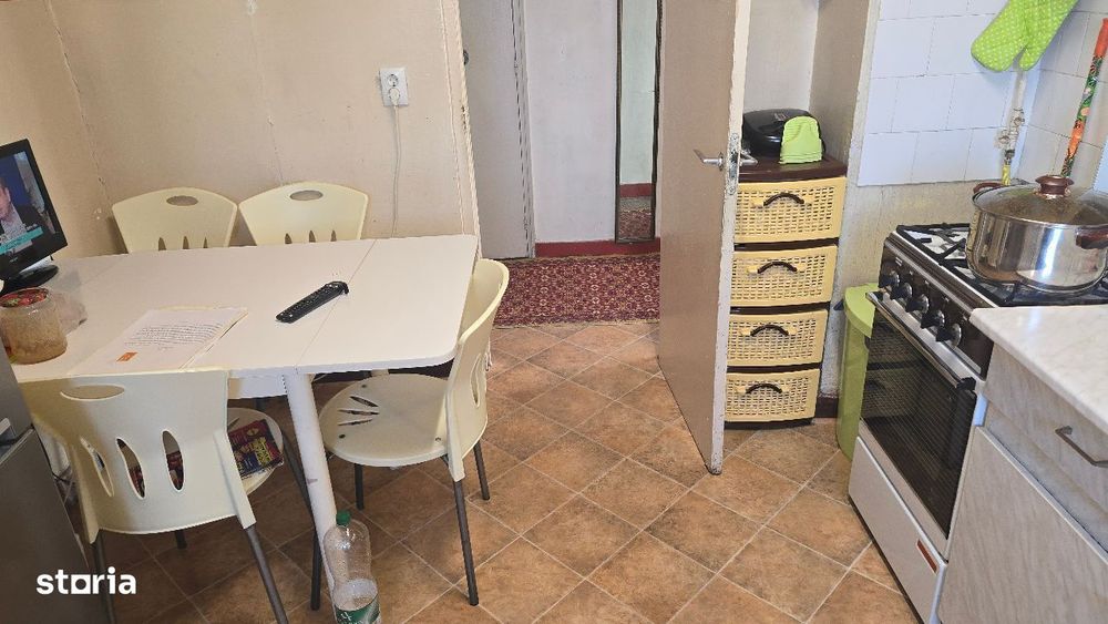 Vand apartament 3 camere decomandat Deva. Lido (Casa de Pensii) et. 2