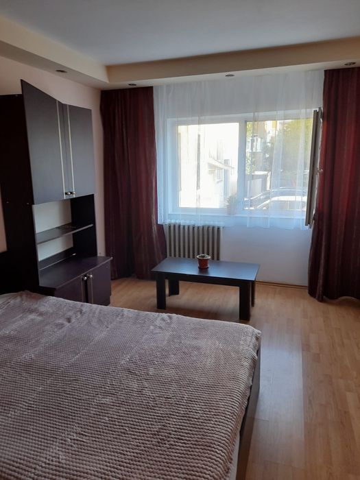 Garsoniera de închiriat