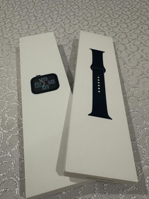 Продам apple watch SE 44mm