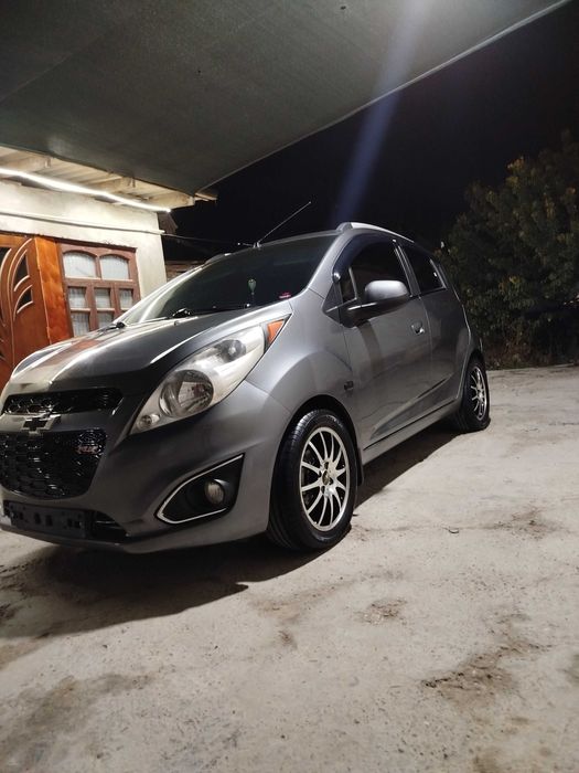 Автомобиль Chevrolet Spark