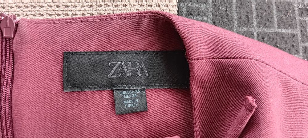 Рокля на ZARA размер XS