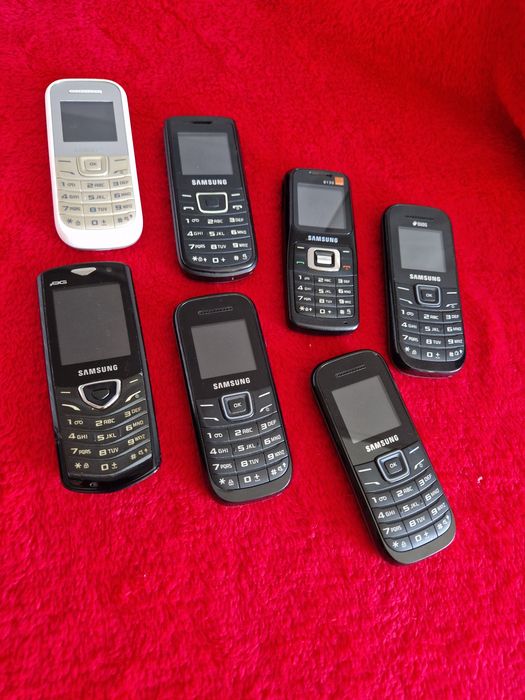 Telefon Samsung cu butoane