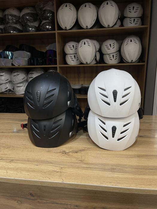 Горнолыжный шлем