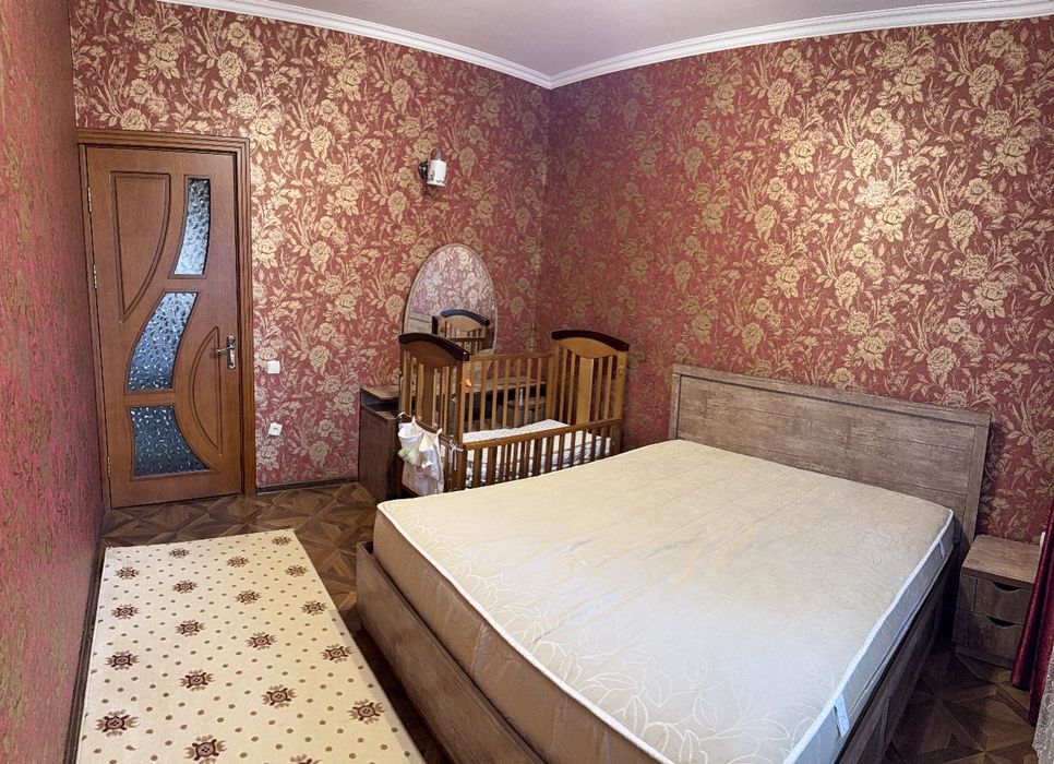 Продается 5 комнатная квартира массив куйлюк 5 базарчик (RV)