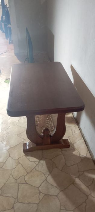 Продам стол журнальный