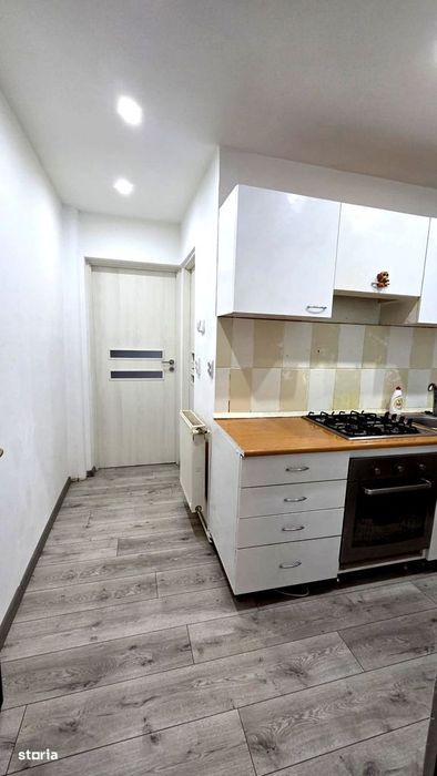 Apartament de vanzare cu 2 camere si balcon in zona Rahovei