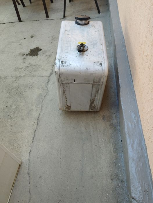 Топливный бак для фуры