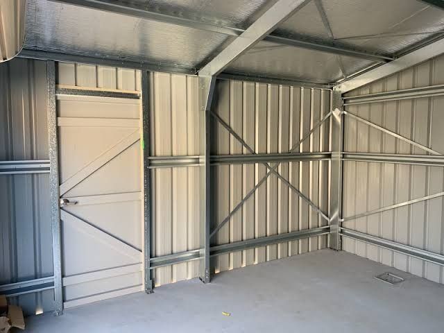 Vand Garaj metalic 7 x 6 rezistent si izolat