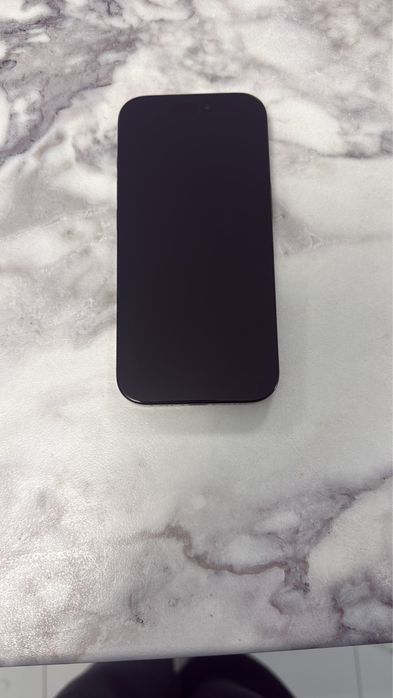 Iphone 16 pro , 256 gb stare foarte buna, schimb cu 2 iphone 15