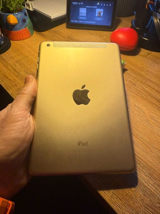 Таблет Apple iPad mini 3 Wi‑Fi + Cellular 64GB