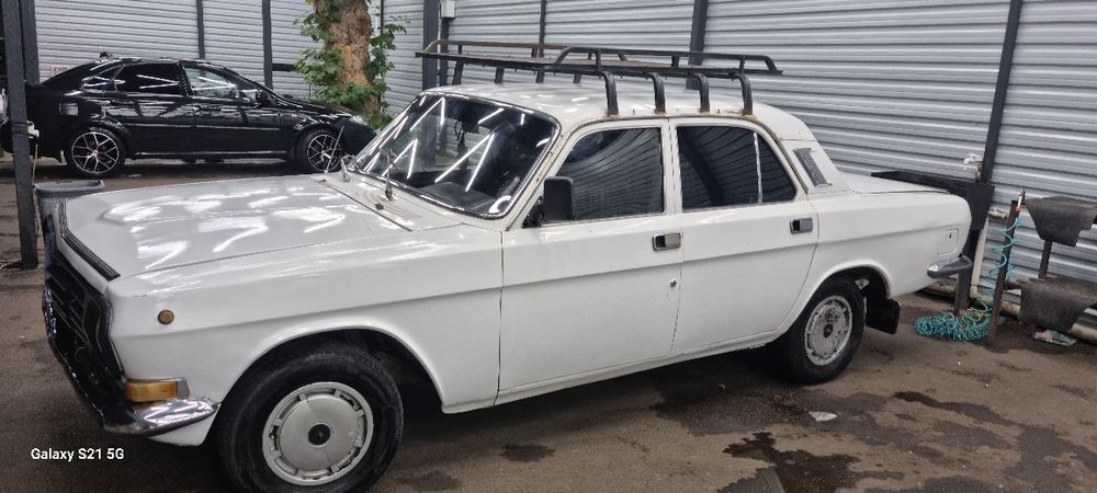 Volga gaz 2410 sotiladi