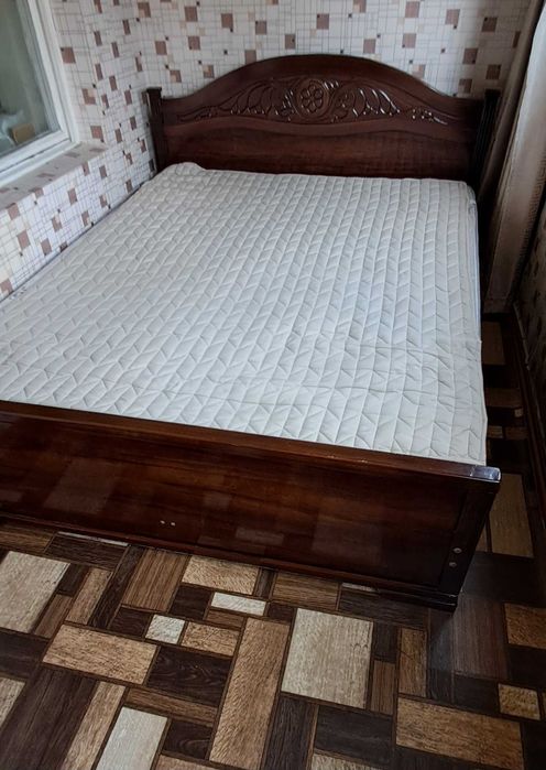 Двуспальная кровать с ортопедическим матрасом дешево