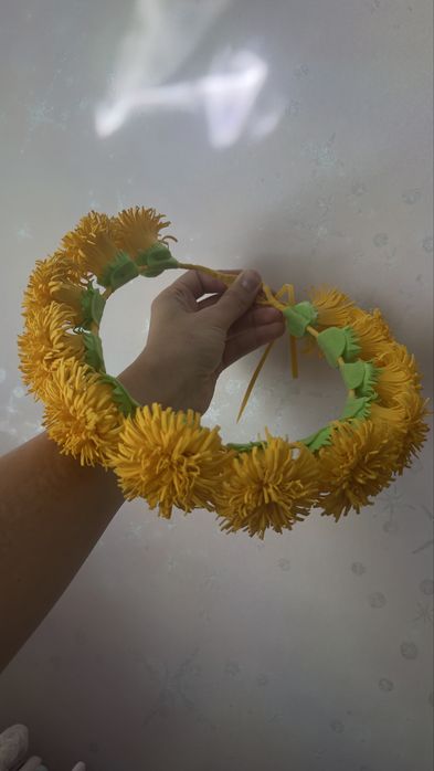 Венок из одуванчиков