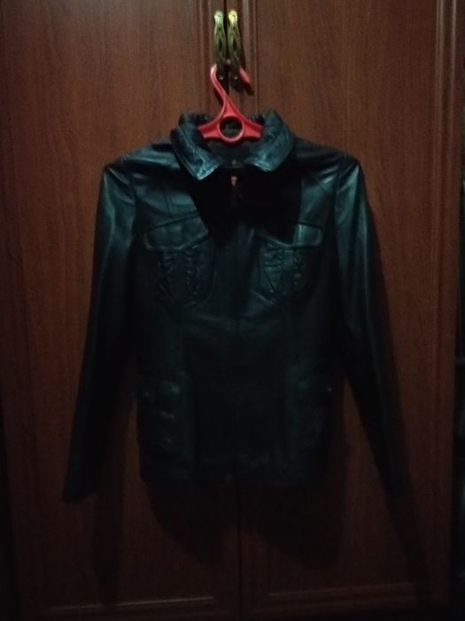 Продам кожаную куртку