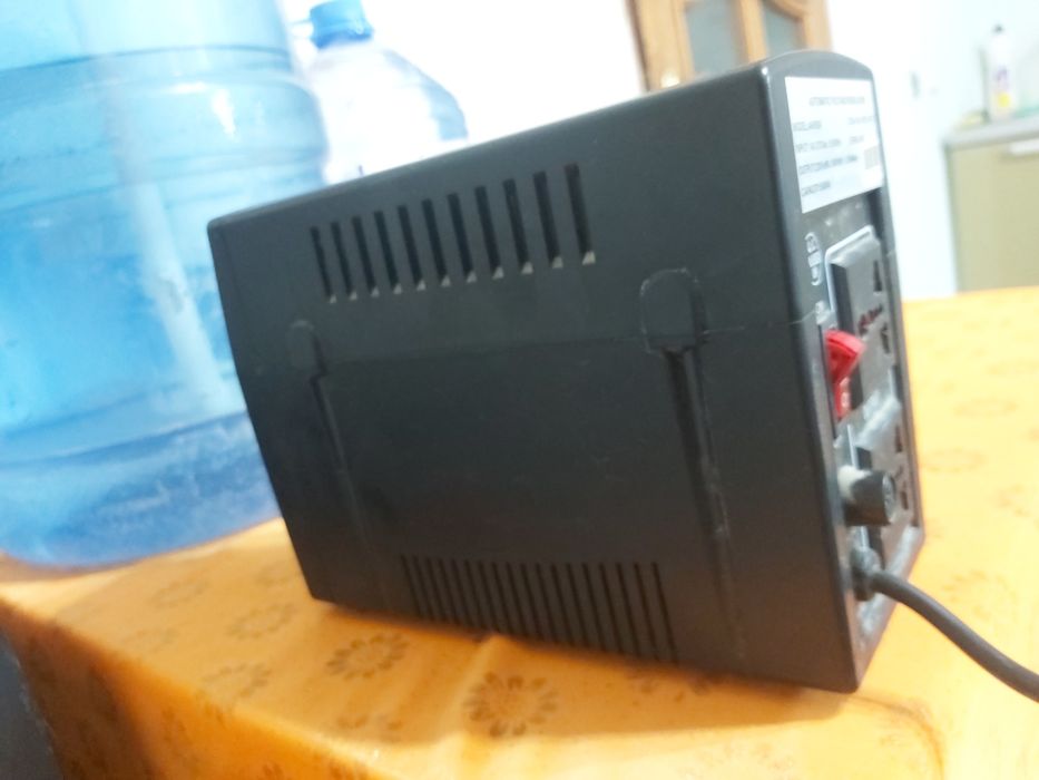 Стабилизатор напряжения