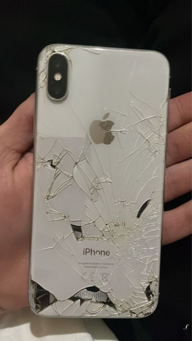 Iphone x in cutie display stricat