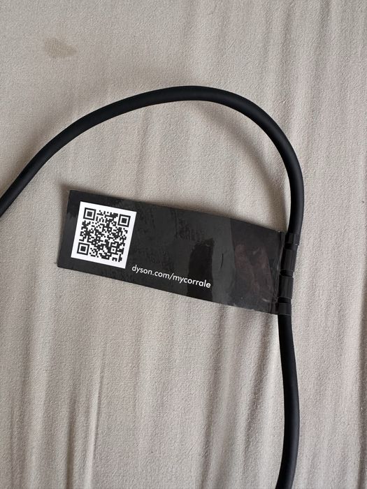 Продам утюжок выпрямитель dyson