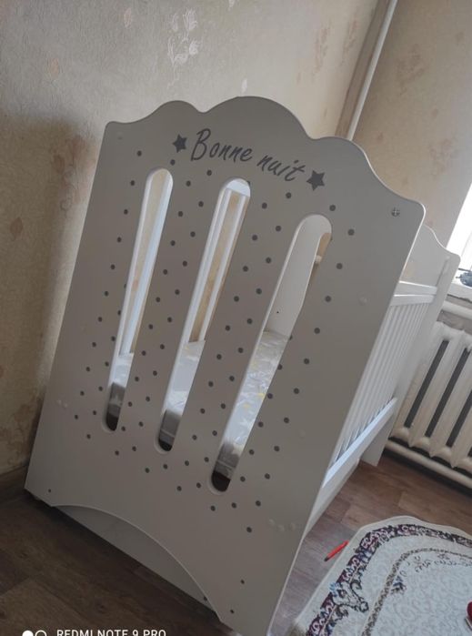 Детская кроватка