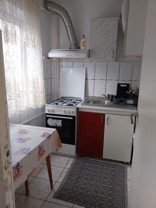 Garsoniera de inchiriat .