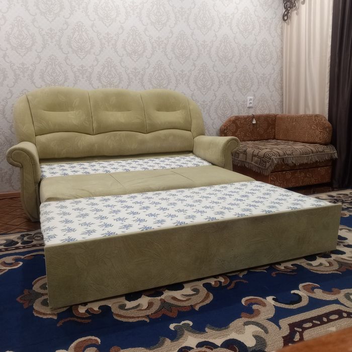 Раскладной диван и два кресла